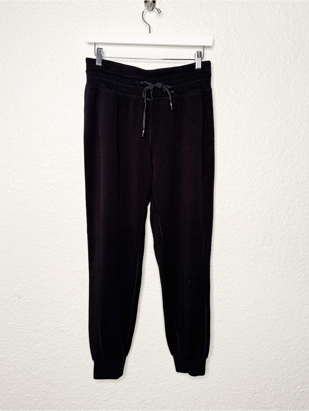 Travis Mathew Skyloft Soft Tie Black Jogger Size M